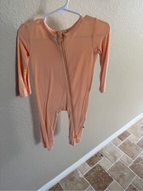 Kyte BABY Peach Zip One-Piece Footie